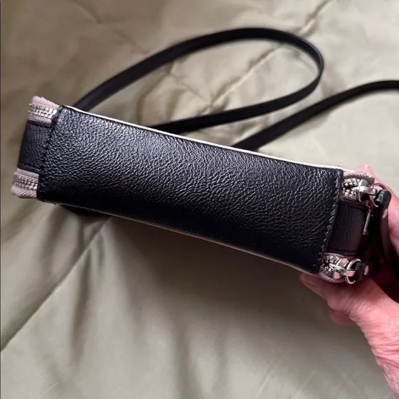 Nine West Grey and Black Crossbody Bag Roomy to
store wallet and some essentials - Picture 4 of 10